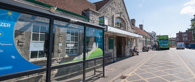 Bus station shelter