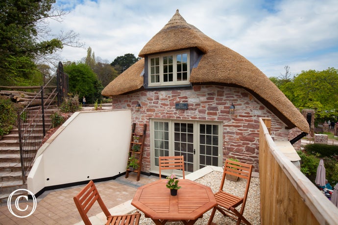 A pretty cottage in the village of Cockington Pretty Self-Catering Cottage in Cockington, Torquay